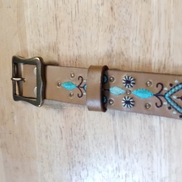 🎷🎻LUCKY BRAND ICONIC 🎺🎸INDIAN INSPIRED ARTISAN DESIGNER EMBROIDERED BELT. - Picture 2 of 4
